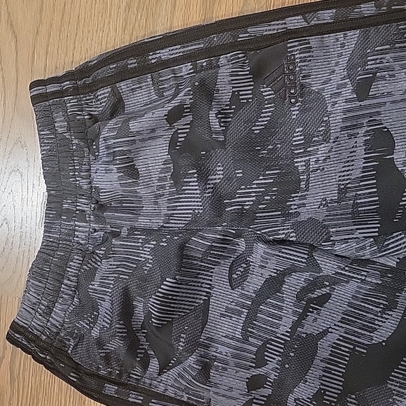 2 pairs of boys Adidas pants - Picture 6 of 7